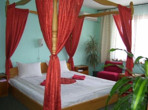 Family Hotel Natalis Хисаря Экстерьер фото